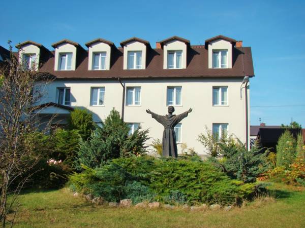 Dom Rekolekcyjny "Niepokalanów" Dom Rekolekcyjny "Niepokalanów"