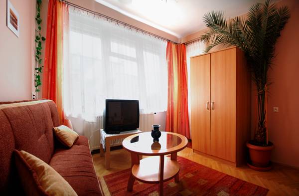 Pokoje Gościnne i Apartamenty Pokoje Gościnne i Apartamenty