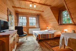 POKOJE i APARTAMENTY REGIONALNE