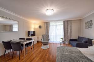 Promenada Apartamenty - z widokiem na promenadę i morze