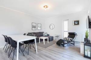 Nowa Flotylla 9/12 by Renters