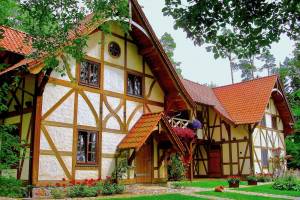 ⛵️ DWÓR SOSNOWO ⚓️ Domek ∙ Willa ∙ Apartamenty nad jeziorem Narie