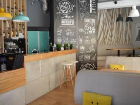Żółty Fotel Food & Friends