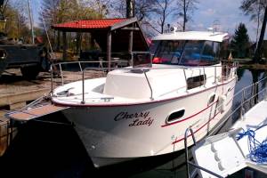 Czarter jachtów Maxus 24, Nautika 830