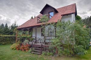 Domek z ogrodem i tarasem nad Jeziorem Woszczelskim