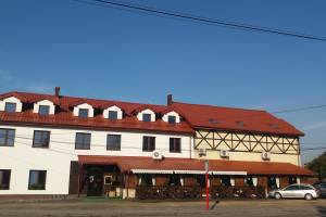 Pokoje i Restauracja u Kusia