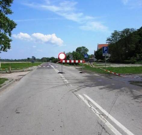 Fot. Ines 21.05.2010 godz. 11.00 - ul. Puławska Fot. Ines 21.05.2010 godz. 11.00 - ul. Puławska