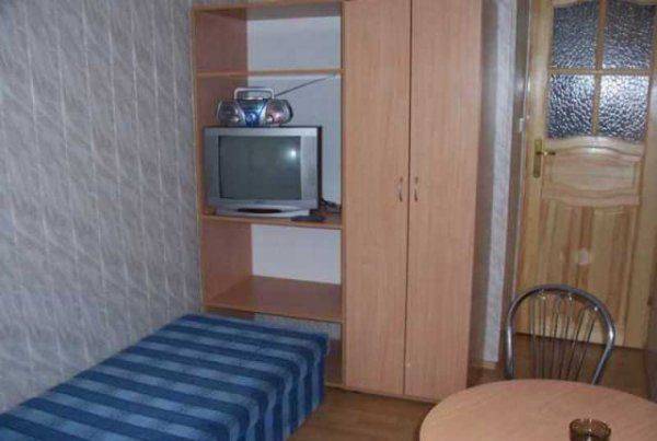 Domek szeregowy -pokój z telewizorem.