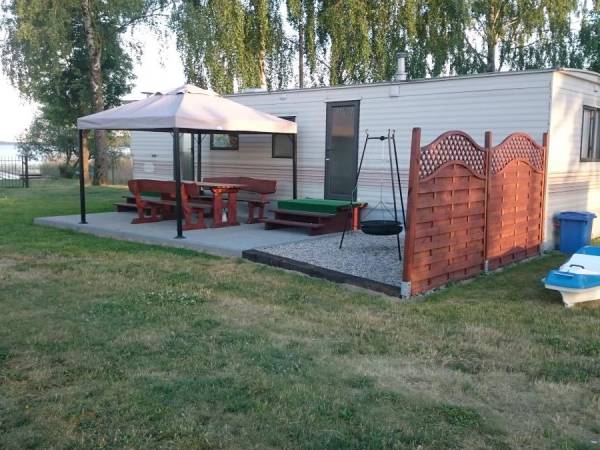 DOMKI HOLENDERSKIE NAD JEZIOREM DOMKI HOLENDERSKIE NAD JEZIOREM