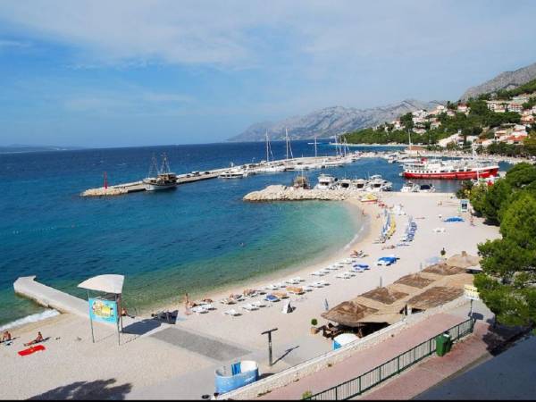 Villa Rozika / pokoje i apartamenty przy samej plaży! Baska Voda