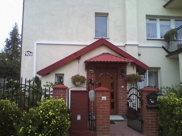 Biały domek