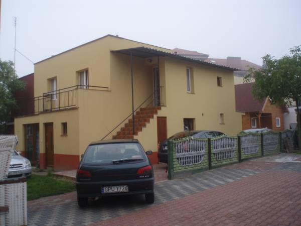 Domek drewniany i pokoje gościnne Domek drewniany i pokoje gościnne
