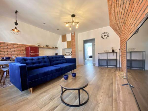 Q4 APARTMENTS - POLA Q4 APARTMENTS - POLA