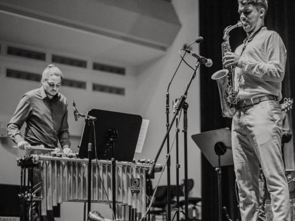 Młodzi muzycy - jazzowy band w Blues Clubie w Gdyni