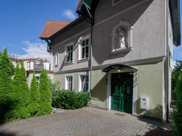 Apartamenty - Pod Zieloną Skarpą & Pod Modrzewiem Apartamenty - Pod Zieloną Skarpą & Pod Modrzewiem