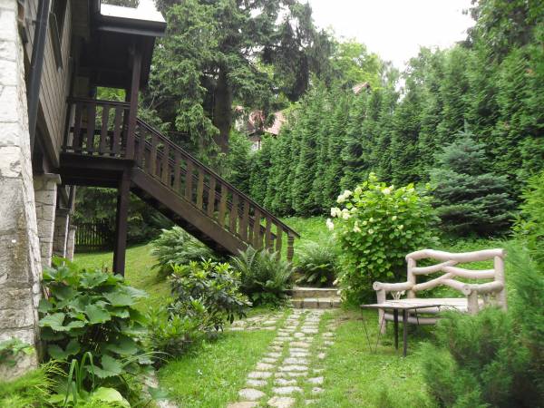 Noce i Dnie Pokoje i Apartamenty