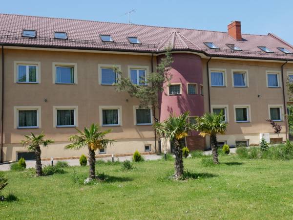 Zajazd Pułaskiego Guest House - 3 km from Warsaw Zajazd Pułaskiego Guest House - 3 km from Warsaw