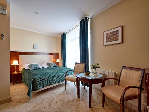 Promenada Apartamenty - z widokiem na promenadę i morze Promenada Apartamenty - z widokiem na promenadę i morze