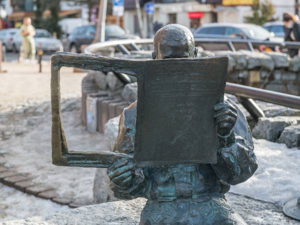 Pomnik Czytelnika na Krupówkach