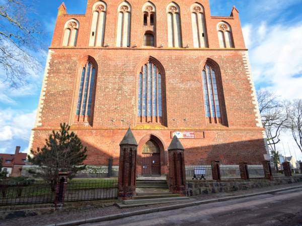 Kościół Macierzyństwa Najświętszej Marii Panny w Trzebiatowie