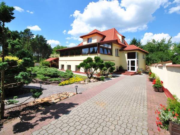 Willa Maksymilian Bed and Breakfast