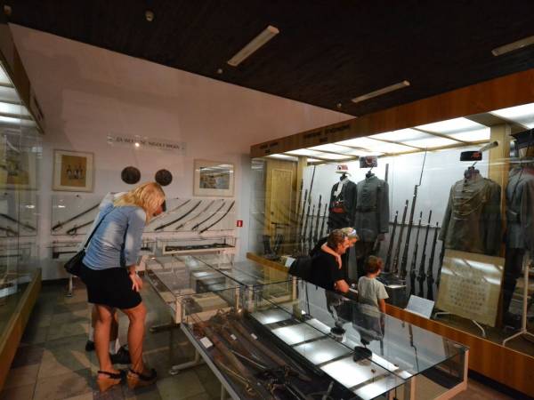 MUZEUM ORĘŻA POLSKIEGO