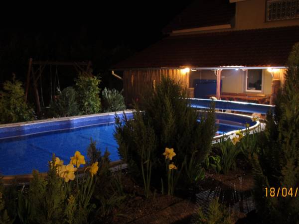 Taras przy domku, 2 m do basenu z podgrzewaną wodą