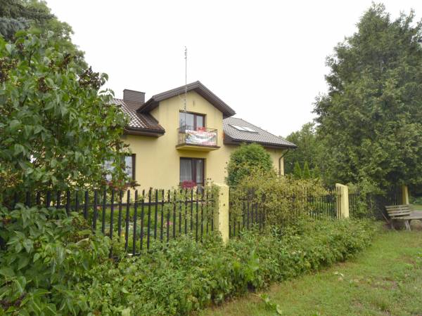NA SKRAJU LASU