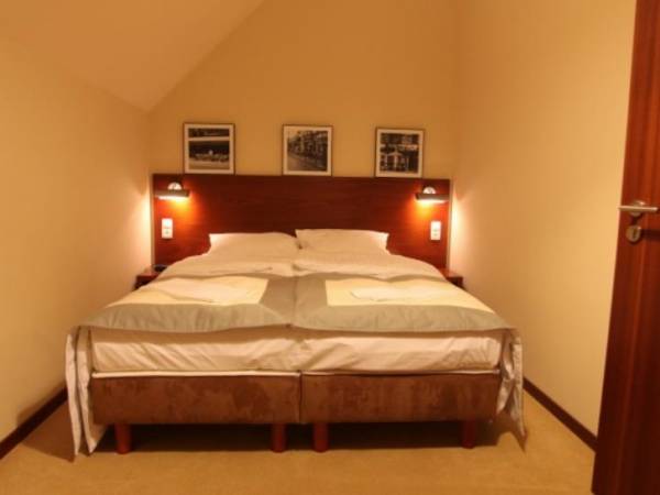 Atrium Hotel