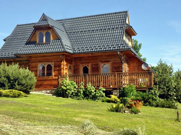 Dom drewniany z widokiem na Tatry