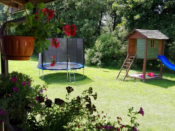 Domki i pokoje nad rzeką Wieprz Domki i pokoje nad rzeką Wieprz