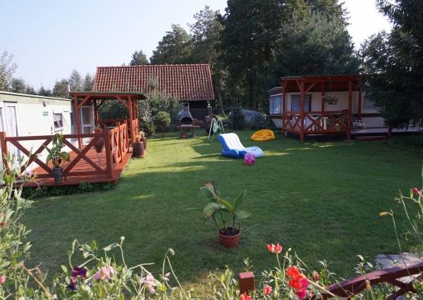 DOMKI HOLENDERSKIE NAD JEZIOREM MAMRY /MAZURY/ DOMKI HOLENDERSKIE NAD JEZIOREM MAMRY /MAZURY/