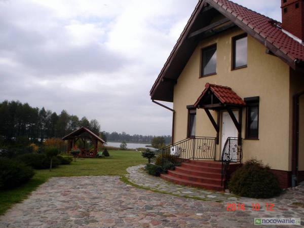 Całoroczny domek nad jeziorem U Kamili na Mazurach Całoroczny domek nad jeziorem U Kamili na Mazurach