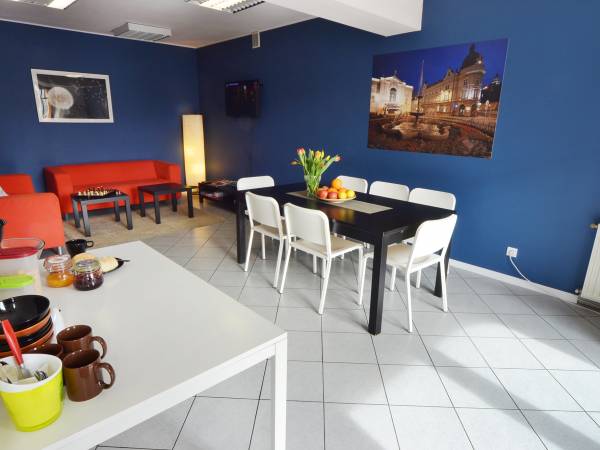 HELLO HOSTEL & APARTMENTS