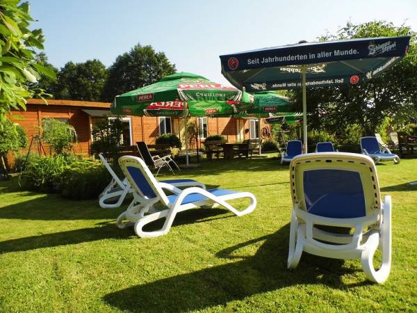 Domki letniskowe z basenem i dostępem do prywatnej plaży Domki letniskowe z basenem i dostępem do prywatnej plaży
