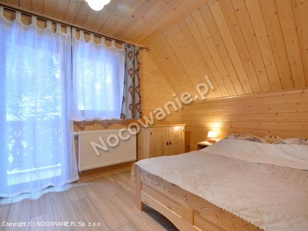 sypialnia domek drewniany