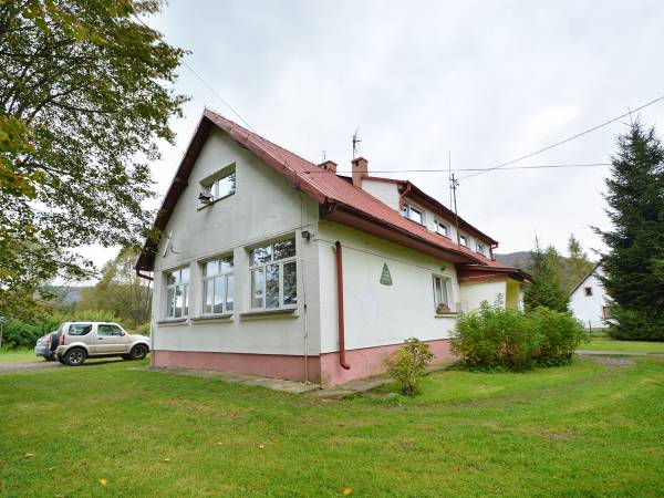 Szkolne Schronisko Młodzieżowe PTSM Kalniczanka Szkolne Schronisko Młodzieżowe PTSM Kalniczanka
