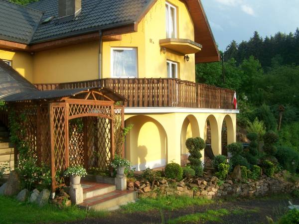 Apartament na zboczu z aneksem kuchennym Apartament na zboczu z aneksem kuchennym