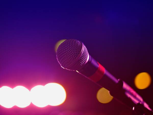 Siesta w drodze z Marcinem Kydryńskim w Bielskim Centrum Kultury: Fábia Rebordão