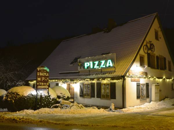 Noclegi i pizzeria U Bazyla