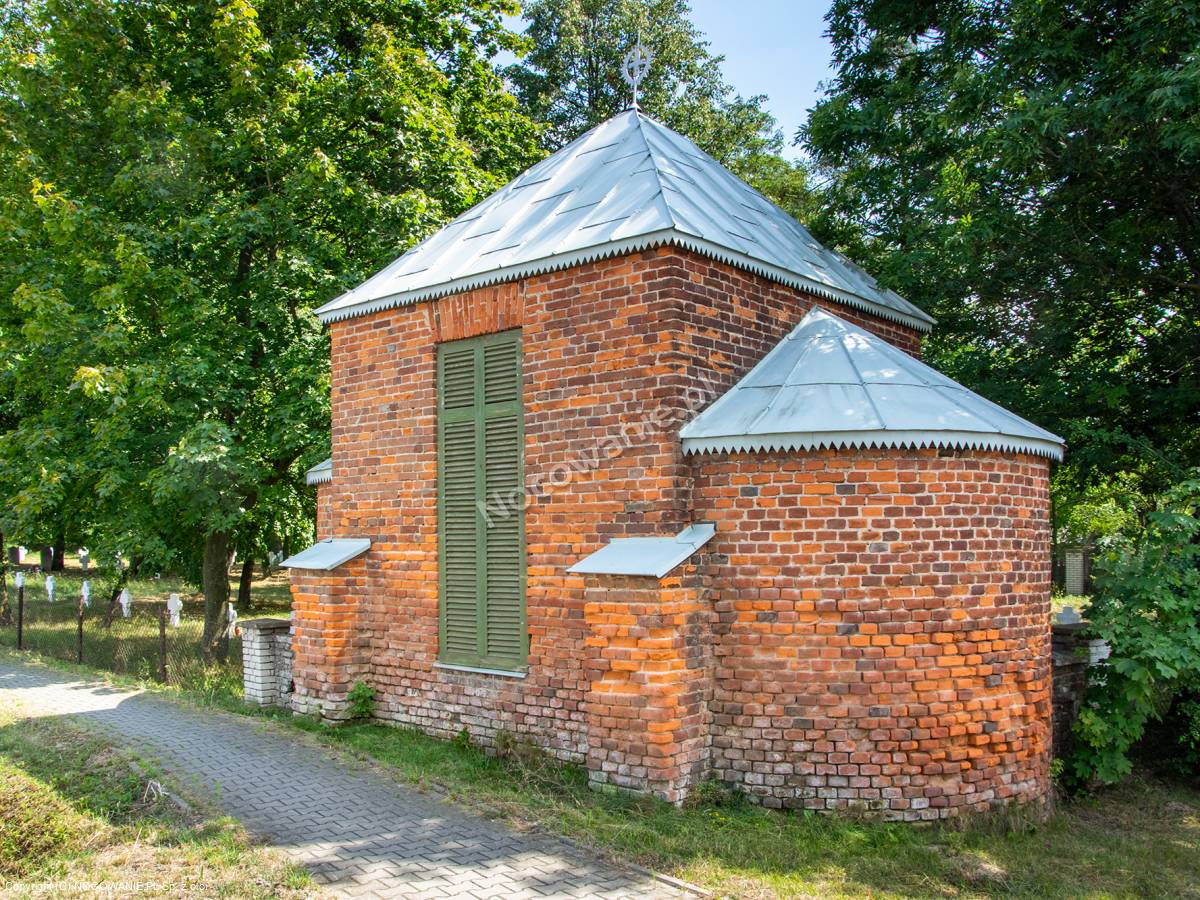 Cmentarz wojenny z I wojny światowej Kurów (pow. puławski) Nocowanie.pl