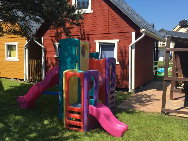 Plac zabaw Kolorowe Domki
