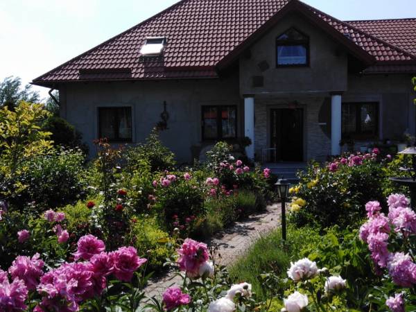 Kamienny Dworek Pokoje Gościnne i Pracownicze