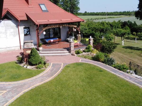 Kamienny Dworek Pokoje Gościnne i Pracownicze