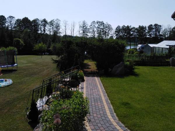 Kamienny Dworek Pokoje Gościnne i Pracownicze