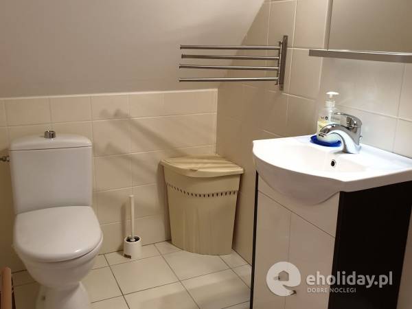 Łazienka przy pok. 3-os.