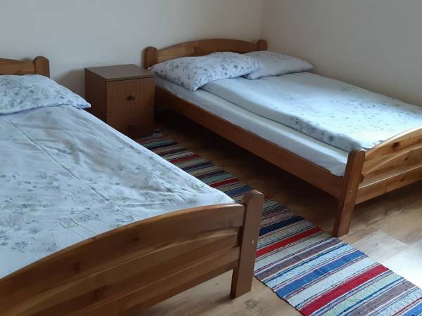 Pokój nr 4: pokój czteroosobowy.