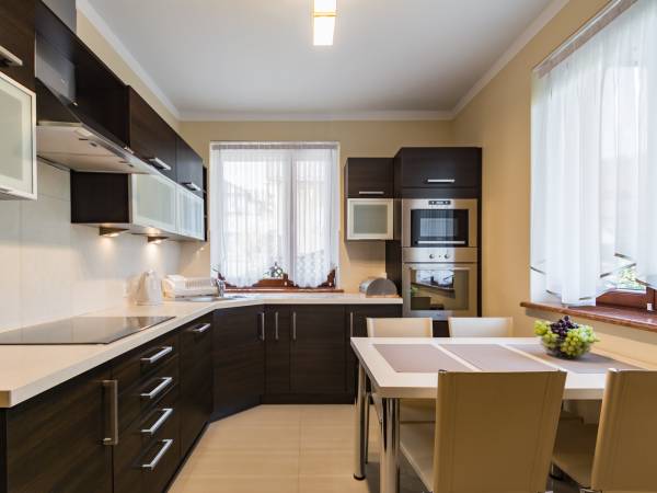 Kuchnia w apartamencie z tarasem