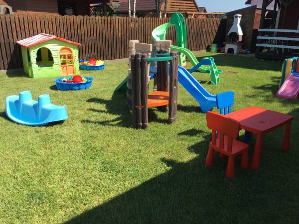 Plac zabaw Kolorowe Domki