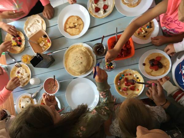 Dzień z naleśnikami w Kolorowych Domkach
